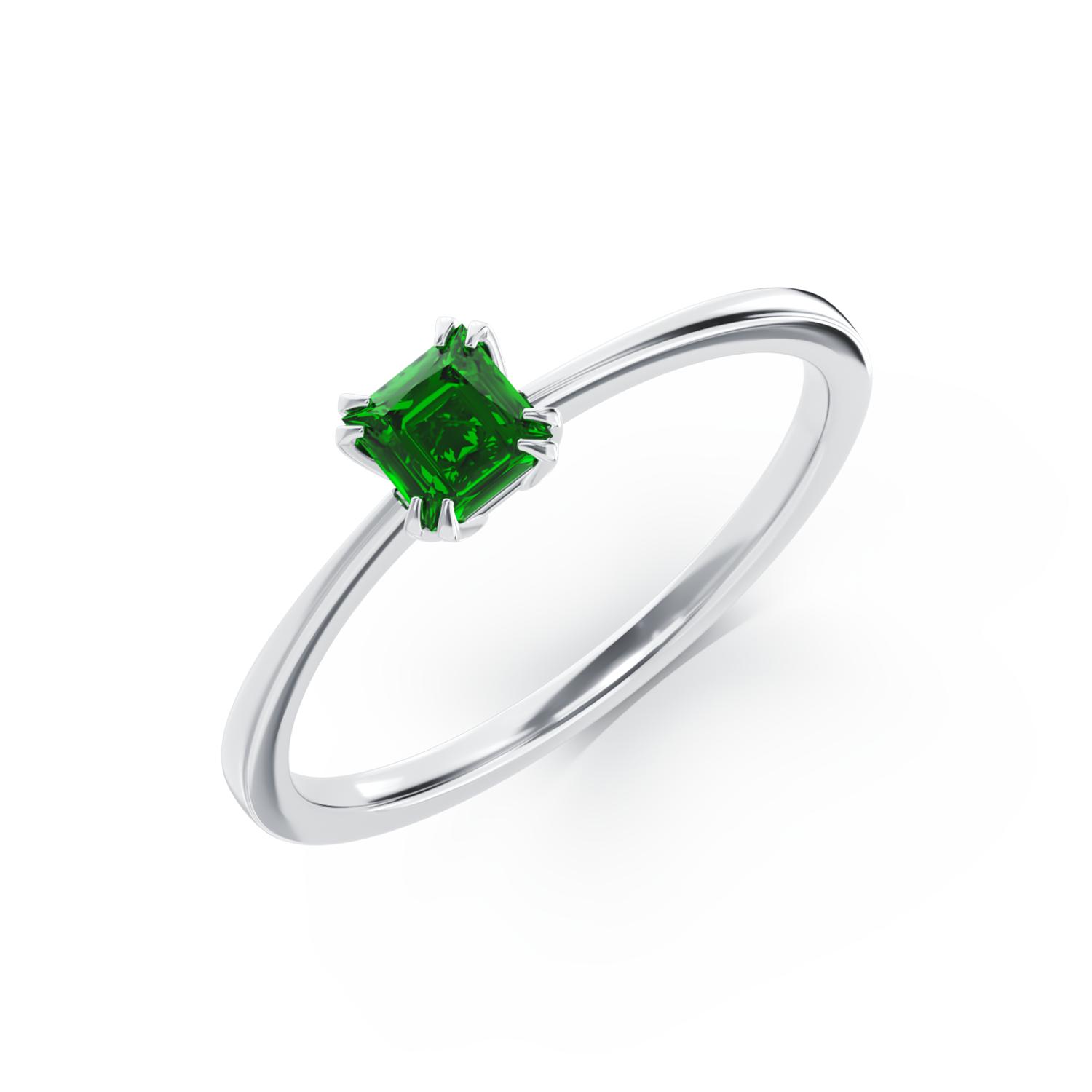 18K white gold engagement ring with 0.41ct solitaire emerald